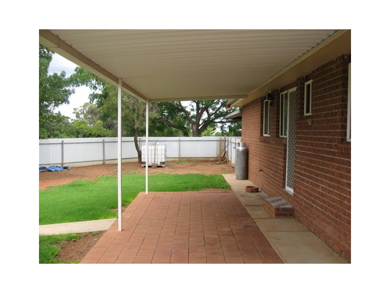 1 Danilenko Street, Parkes NSW 2870