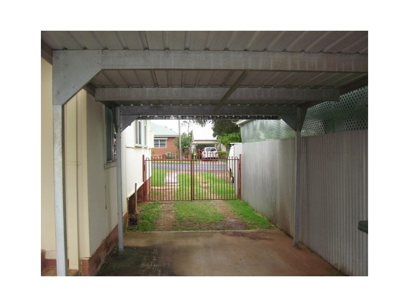 20 Wattle Street, Parkes NSW 2870