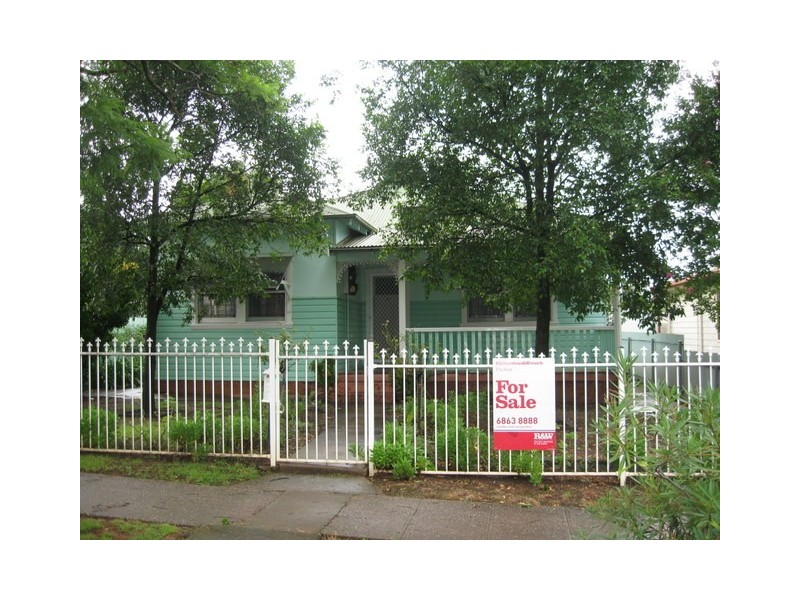 11 Bollinger Street, Parkes NSW 2870