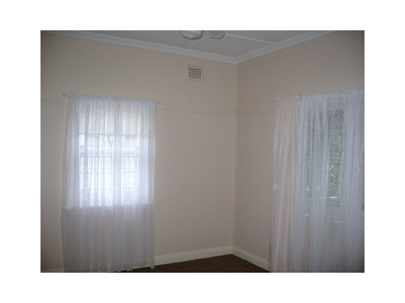 11 Bollinger Street, Parkes NSW 2870