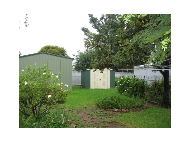 11 Bollinger Street, Parkes NSW 2870