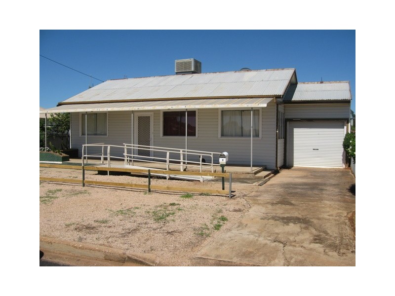 9  Macarthur Street, Parkes NSW 2870