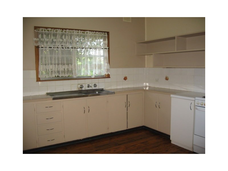 3 Thomas Street, Parkes NSW 2870