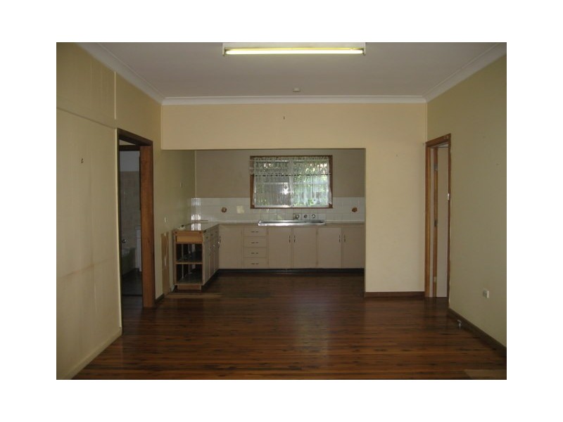 3 Thomas Street, Parkes NSW 2870