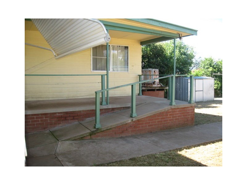 3 Thomas Street, Parkes NSW 2870