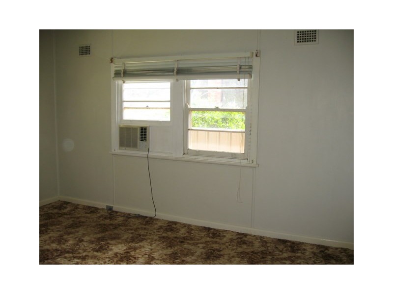 141 Currajong Street, Parkes NSW 2870