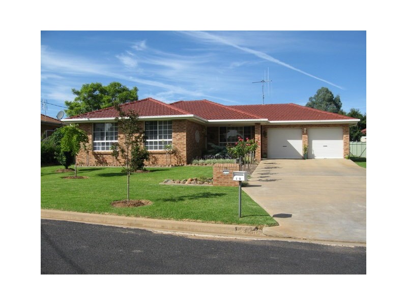 19 Thomas Street, Parkes NSW 2870