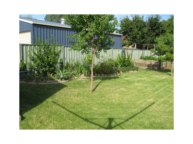 19 Thomas Street, Parkes NSW 2870