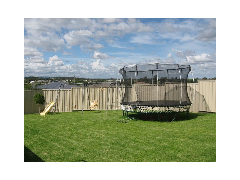 24 Rosewood Avenue, Parkes NSW 2870