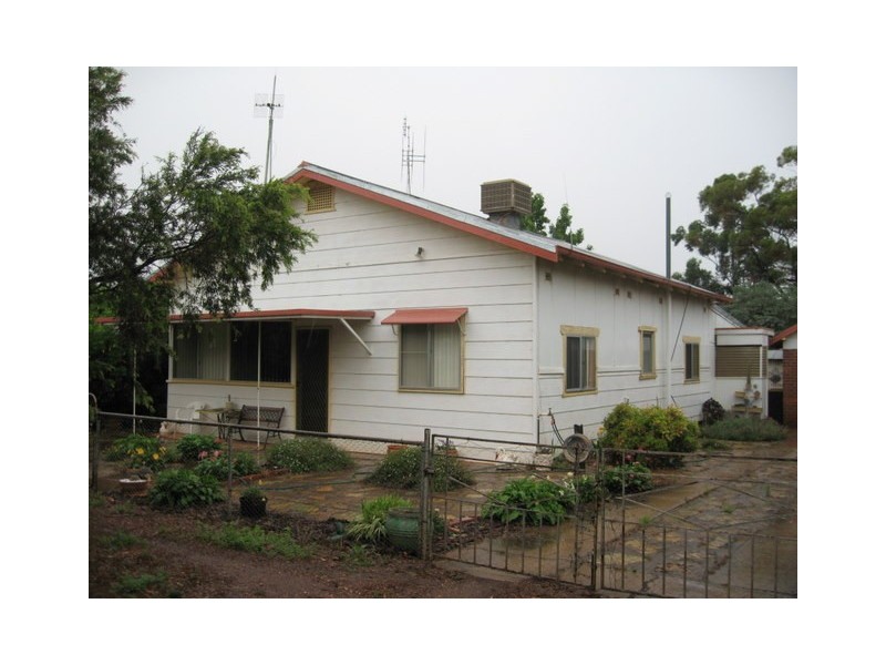 16 Willaroo Street, Peak Hill NSW 2869