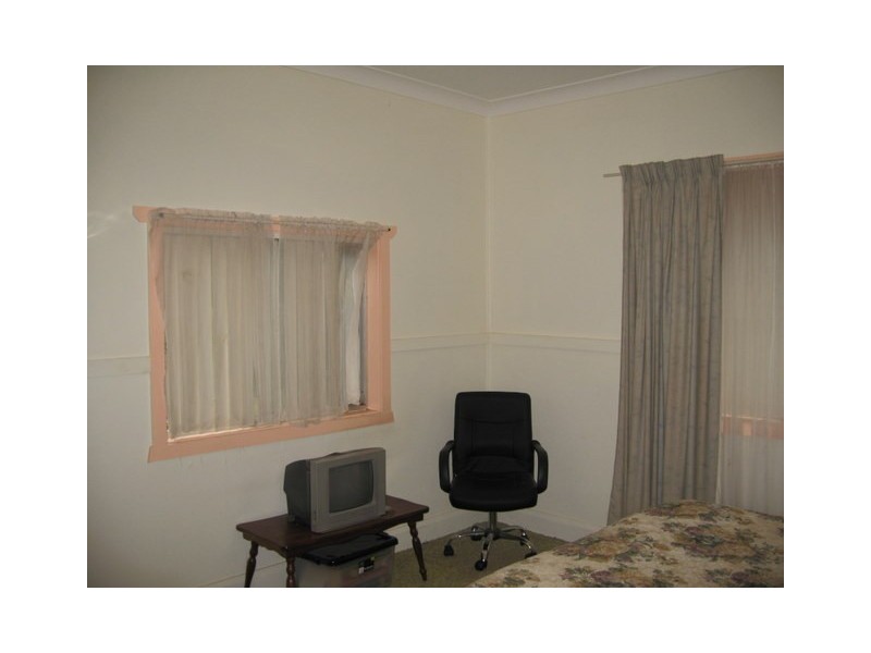 16 Willaroo Street, Peak Hill NSW 2869