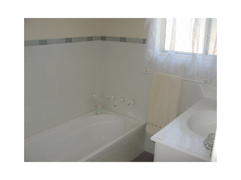 174 Caswell Street, Peak Hill NSW 2869