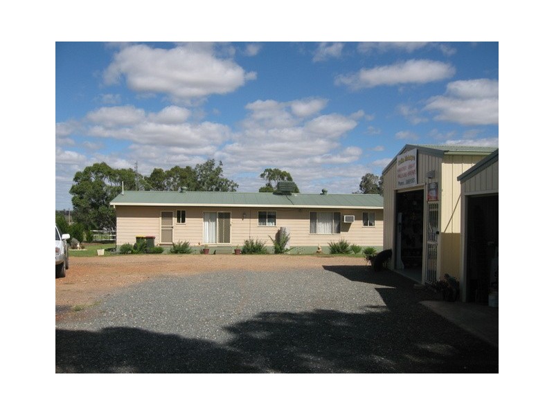 174 Caswell Street, Peak Hill NSW 2869