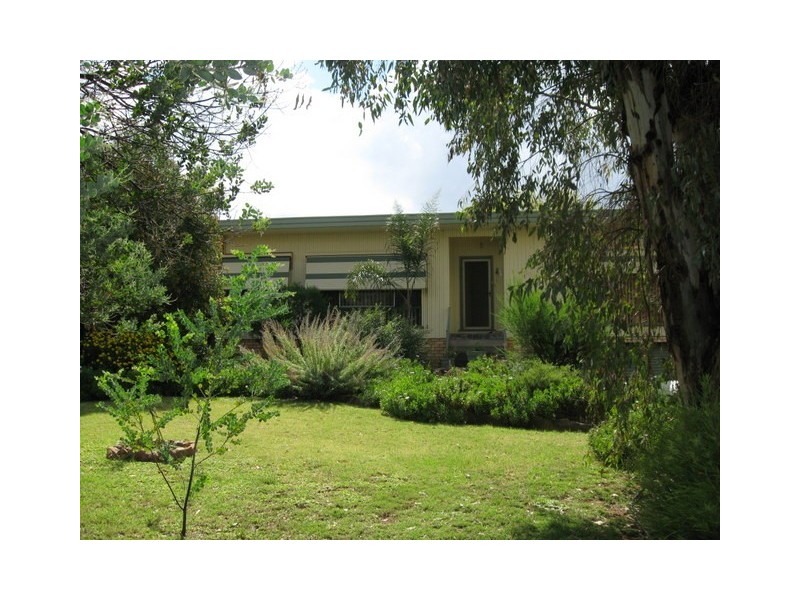 34 Molong Road, Parkes NSW 2870