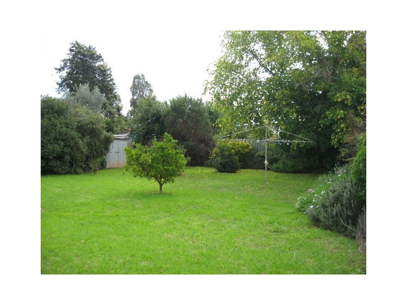 34 Molong Road, Parkes NSW 2870