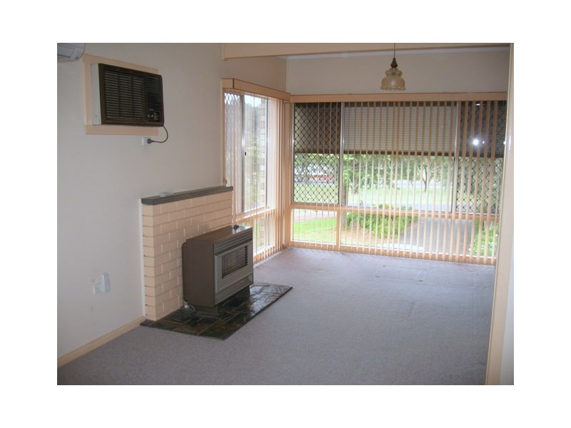 34 Molong Road, Parkes NSW 2870