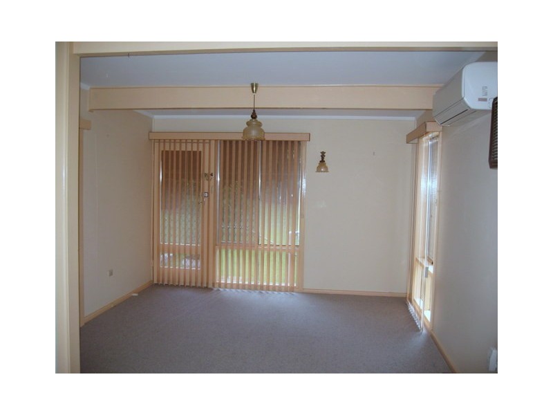 34 Molong Road, Parkes NSW 2870