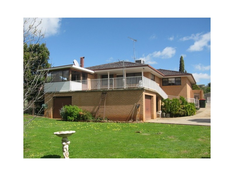 33 Moor Street, Parkes NSW 2870