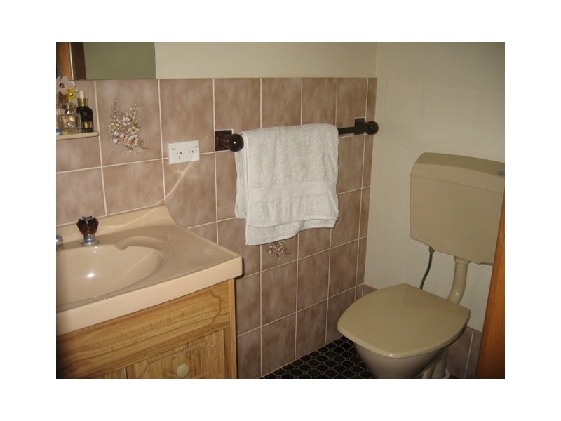 33 Moor Street, Parkes NSW 2870