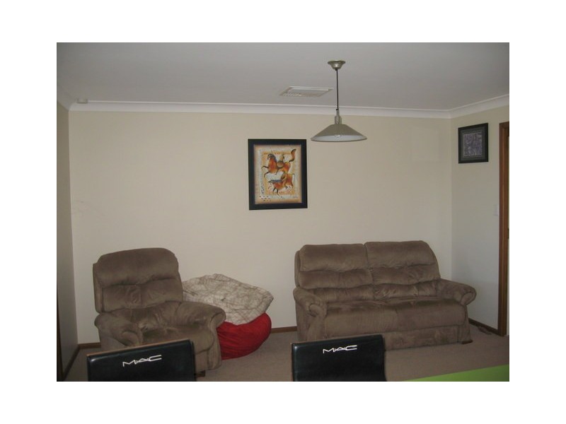 33 Moor Street, Parkes NSW 2870