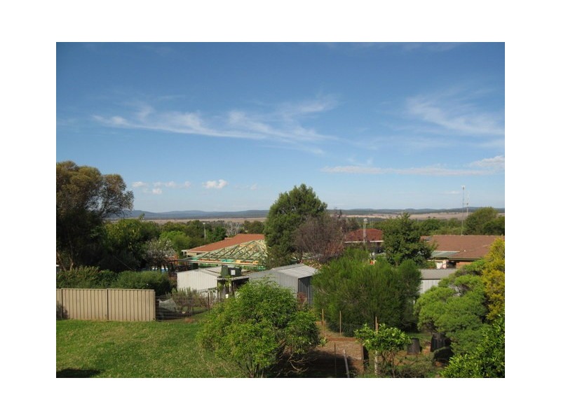 33 Moor Street, Parkes NSW 2870