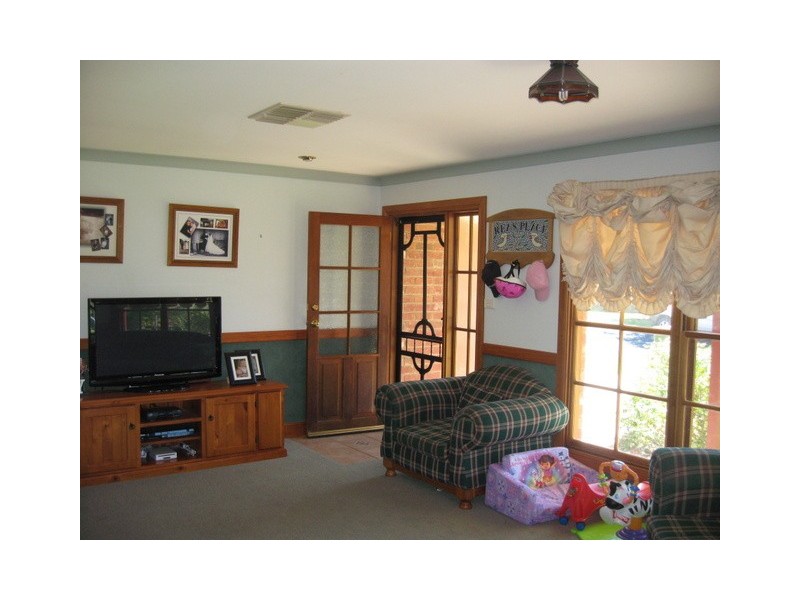 5 Christina Close, Parkes NSW 2870