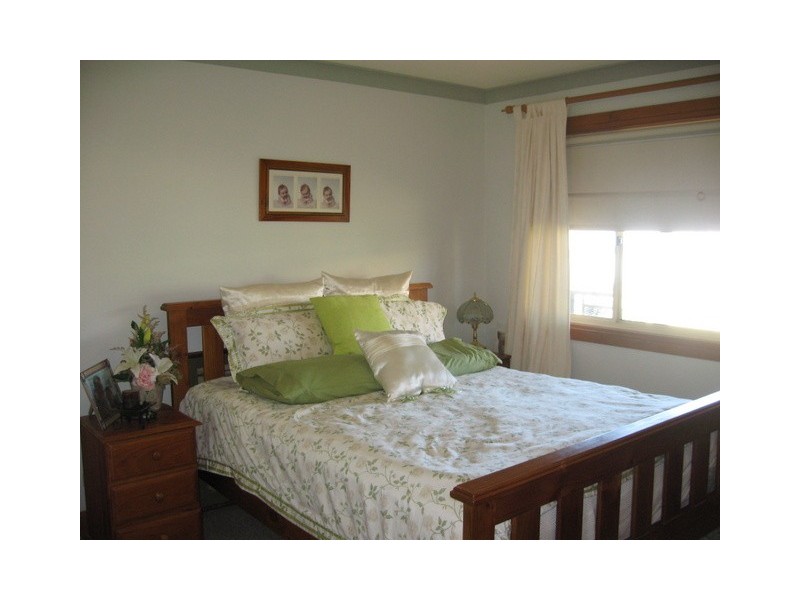 5 Christina Close, Parkes NSW 2870