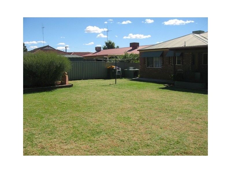 5 Christina Close, Parkes NSW 2870