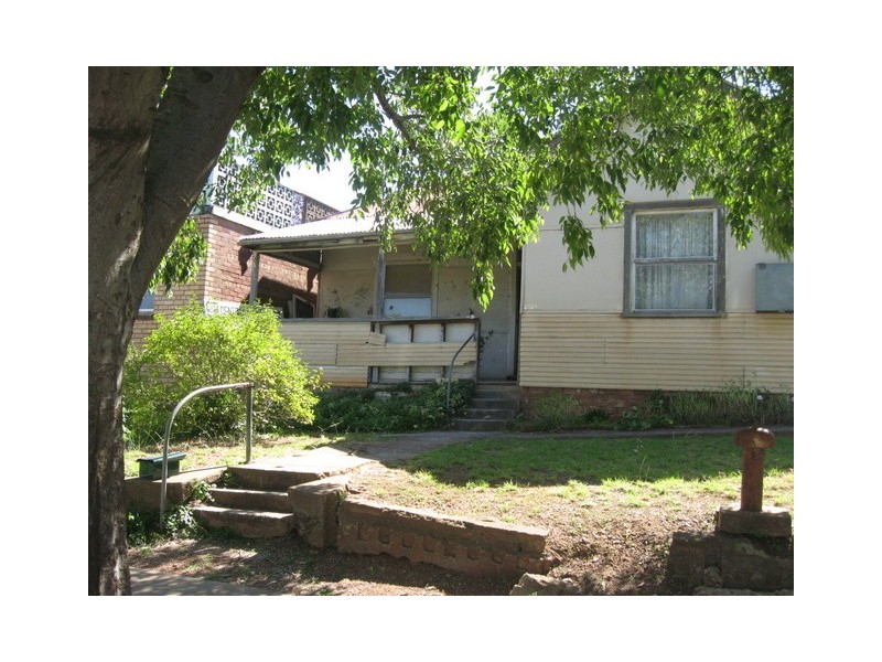 111 Clarinda Street, Parkes NSW 2870