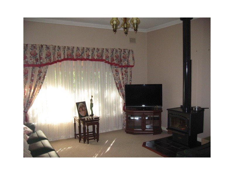 17 Reid Street, Parkes NSW 2870