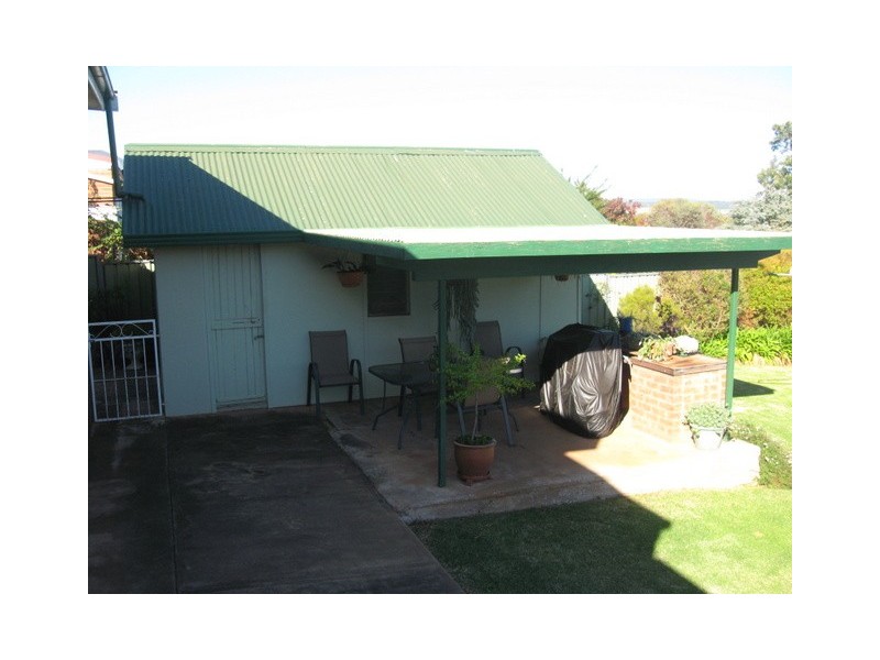 17 Reid Street, Parkes NSW 2870