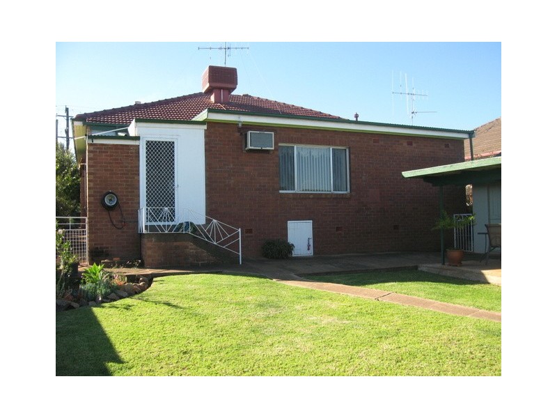 17 Reid Street, Parkes NSW 2870
