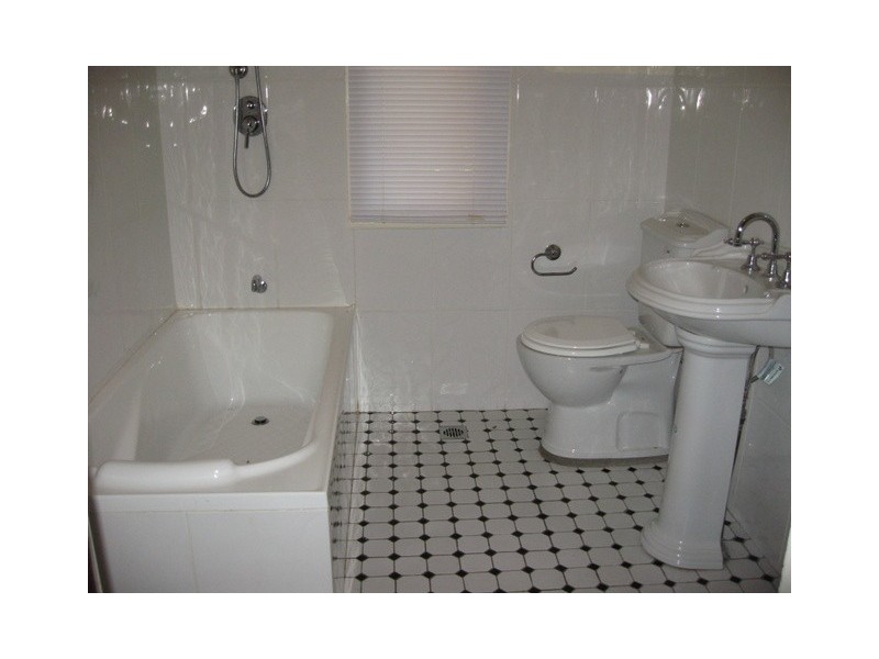 13 Hill Street, Parkes NSW 2870