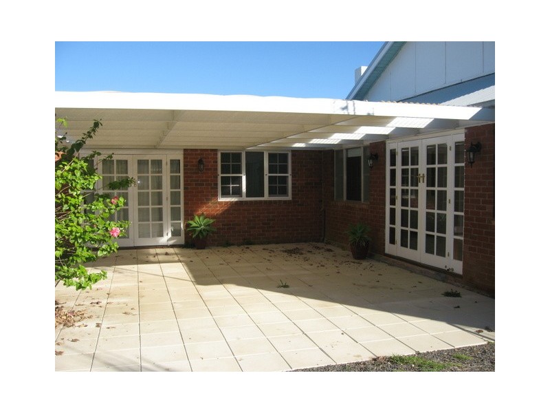 13 Hill Street, Parkes NSW 2870