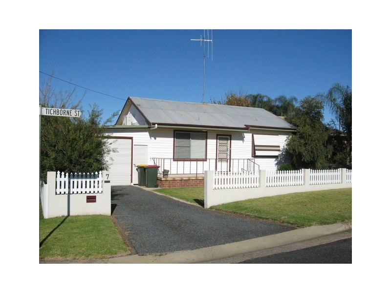 7 Tichborne Street, Parkes NSW 2870