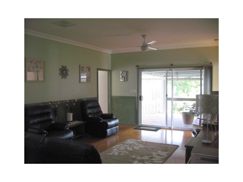 12 Armstrong Street, Parkes NSW 2870