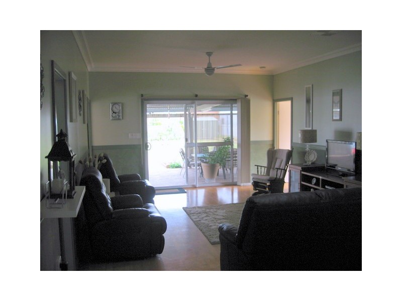 12 Armstrong Street, Parkes NSW 2870