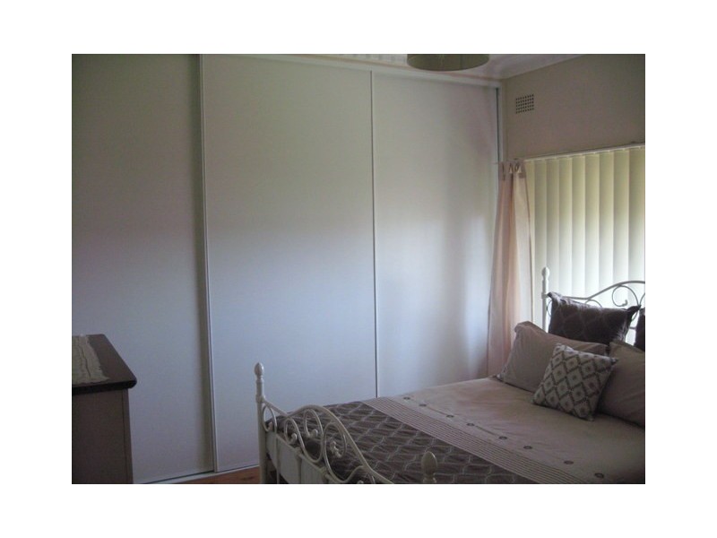 12 Armstrong Street, Parkes NSW 2870