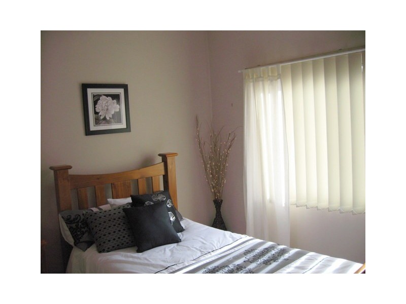 12 Armstrong Street, Parkes NSW 2870