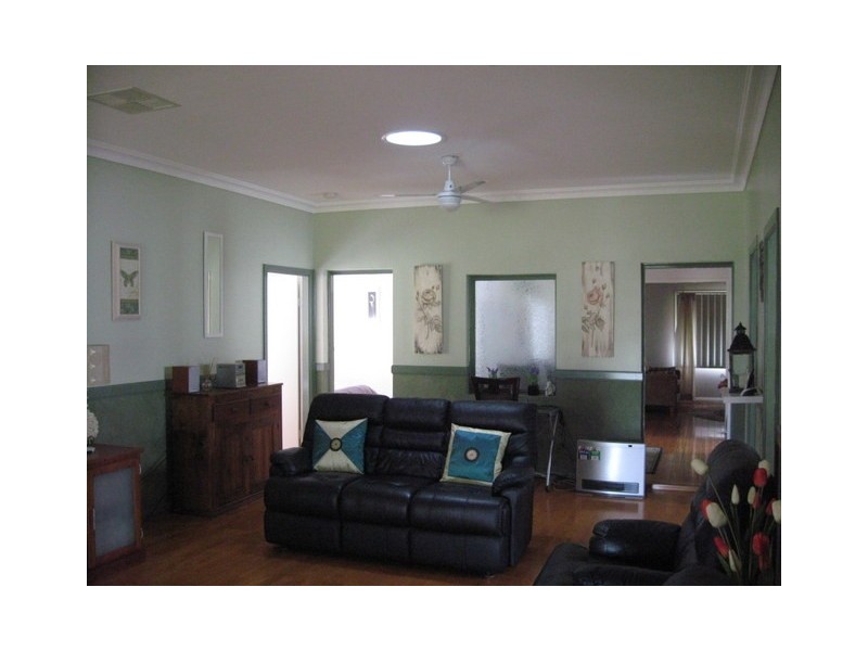 12 Armstrong Street, Parkes NSW 2870