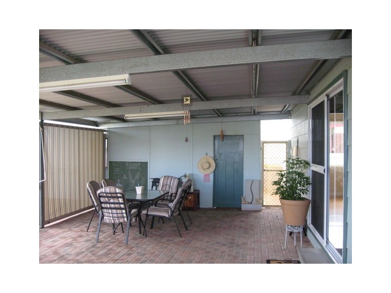 12 Armstrong Street, Parkes NSW 2870