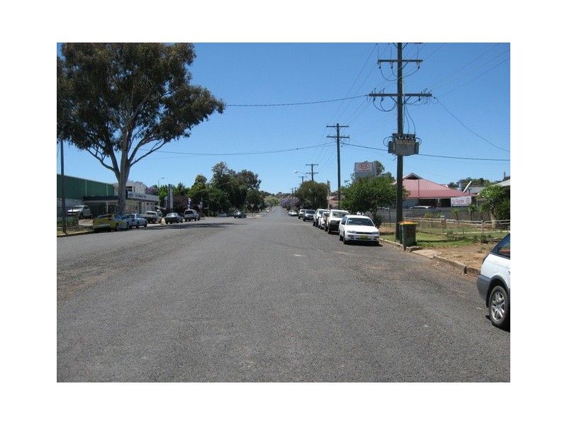 25 Victoria Street, Parkes NSW 2870