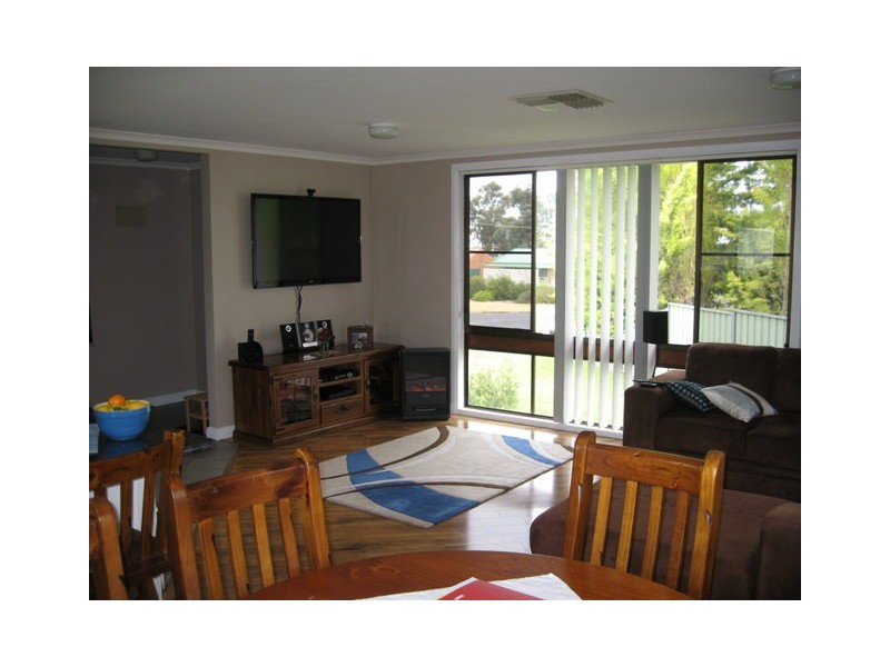 5 Marshall Place, Parkes NSW 2870