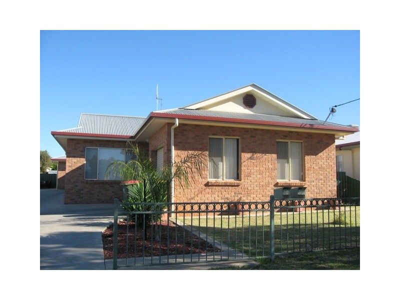 1/10 Thornbury Street, Parkes NSW 2870