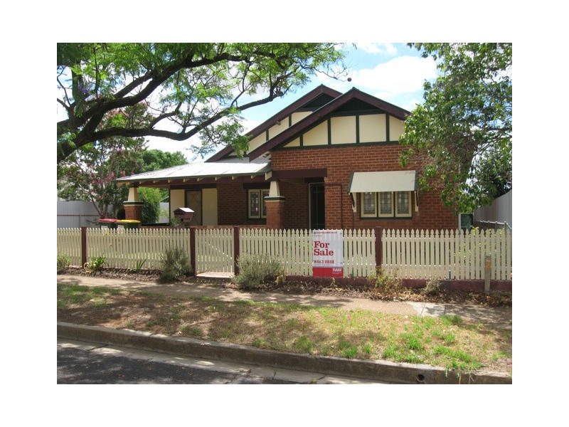 5 Bollinger Street, Parkes NSW 2870