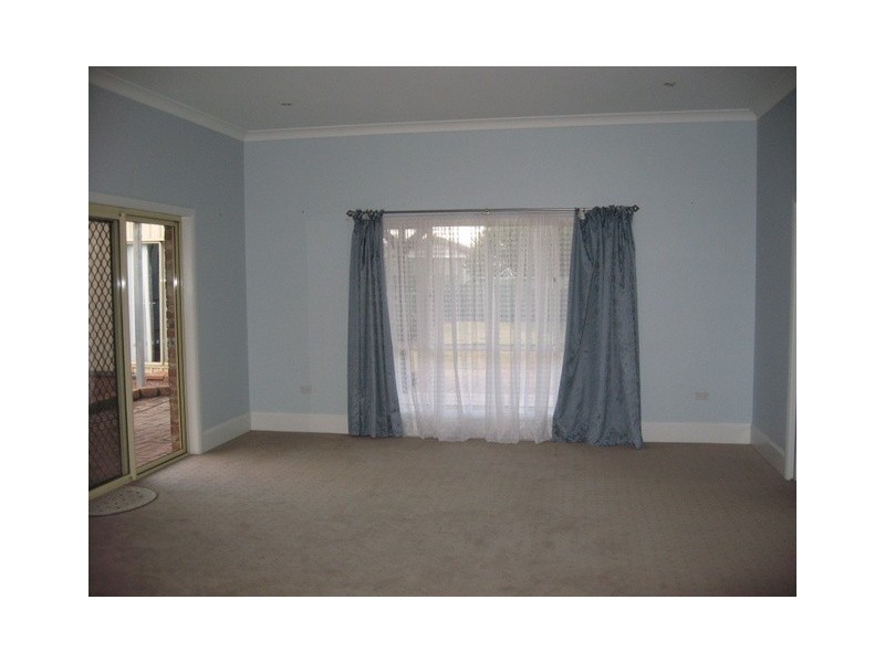 5 Bollinger Street, Parkes NSW 2870