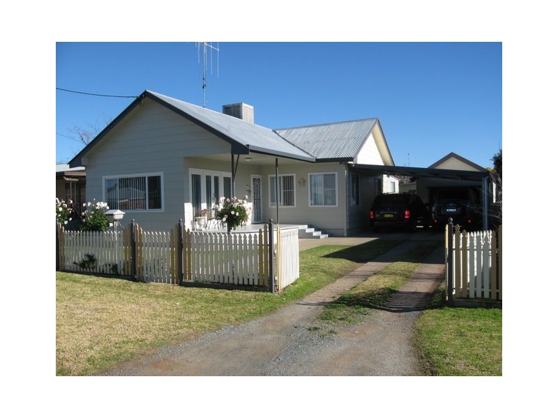 28 Pearce Street, Parkes NSW 2870