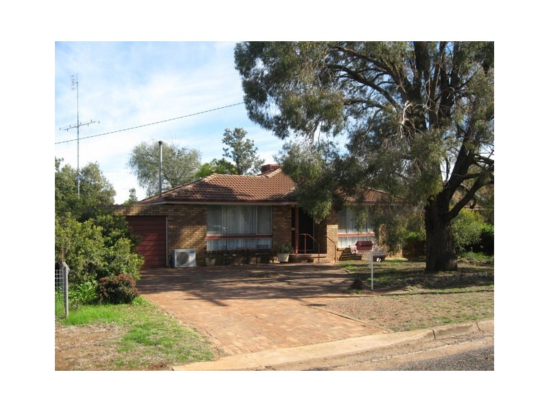 82 Warrah Street, Peak Hill NSW 2869