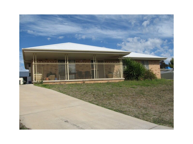 29 Medlyn Street, Parkes NSW 2870