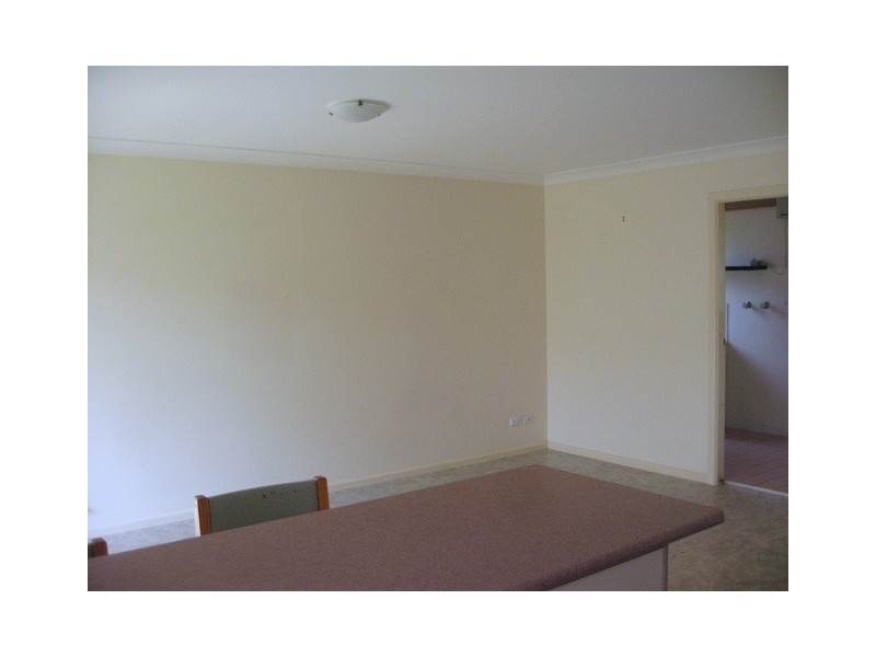 7 Banjo Place, Parkes NSW 2870